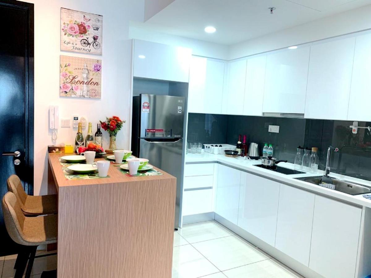 Almas Suites Puteri Harbour Nusajaya  Exterior foto